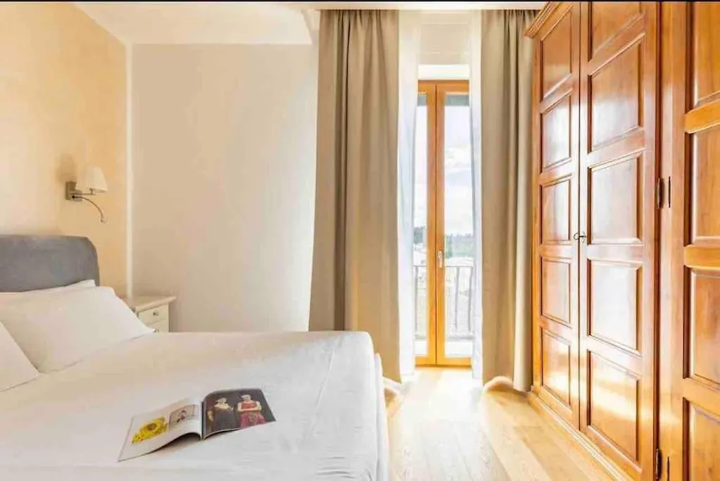 Penthouse With Private Terrace On Florence 0*,
