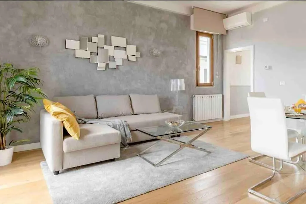 Penthouse With Private Terrace On Florence